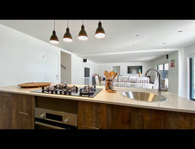3 BEDROOM HOUSE FOR SALE IN DWARSKERSBOS